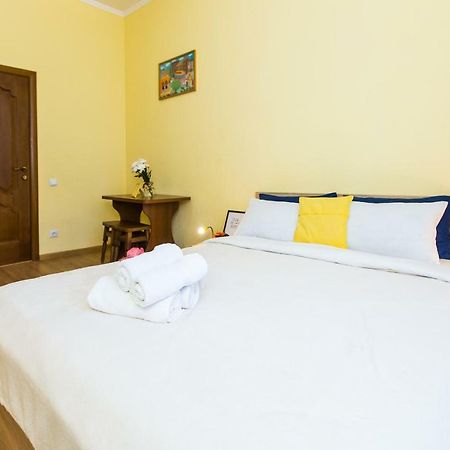 Modern 2Br Apartment In Central Lviv Exterior photo