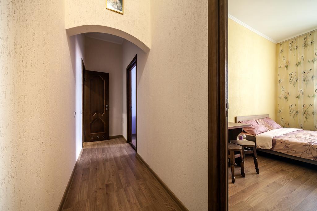 Modern 2Br Apartment In Central Lviv Exterior photo