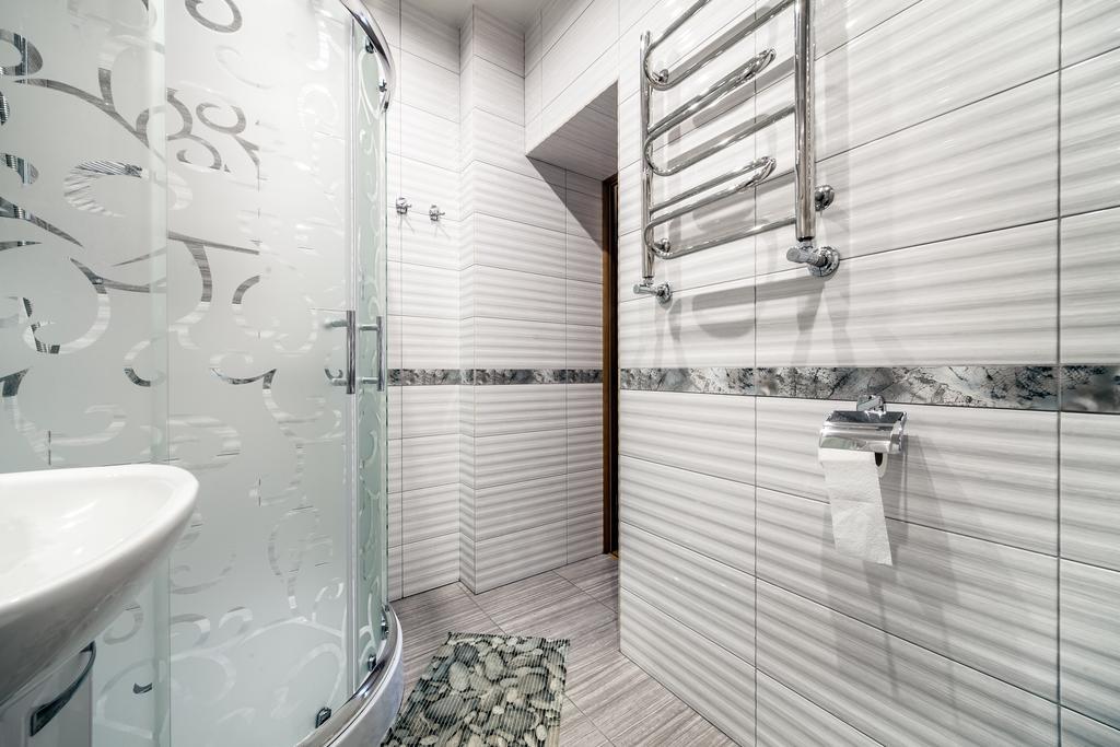 Modern 2Br Apartment In Central Lviv Exterior photo