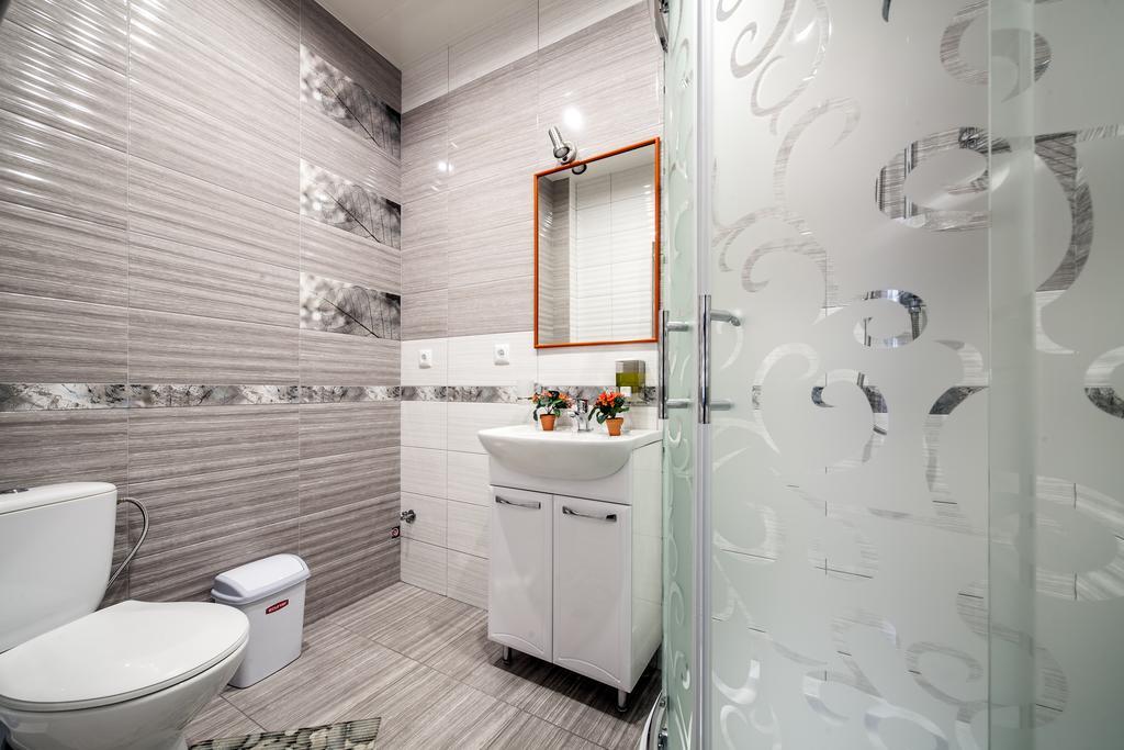 Modern 2Br Apartment In Central Lviv Exterior photo