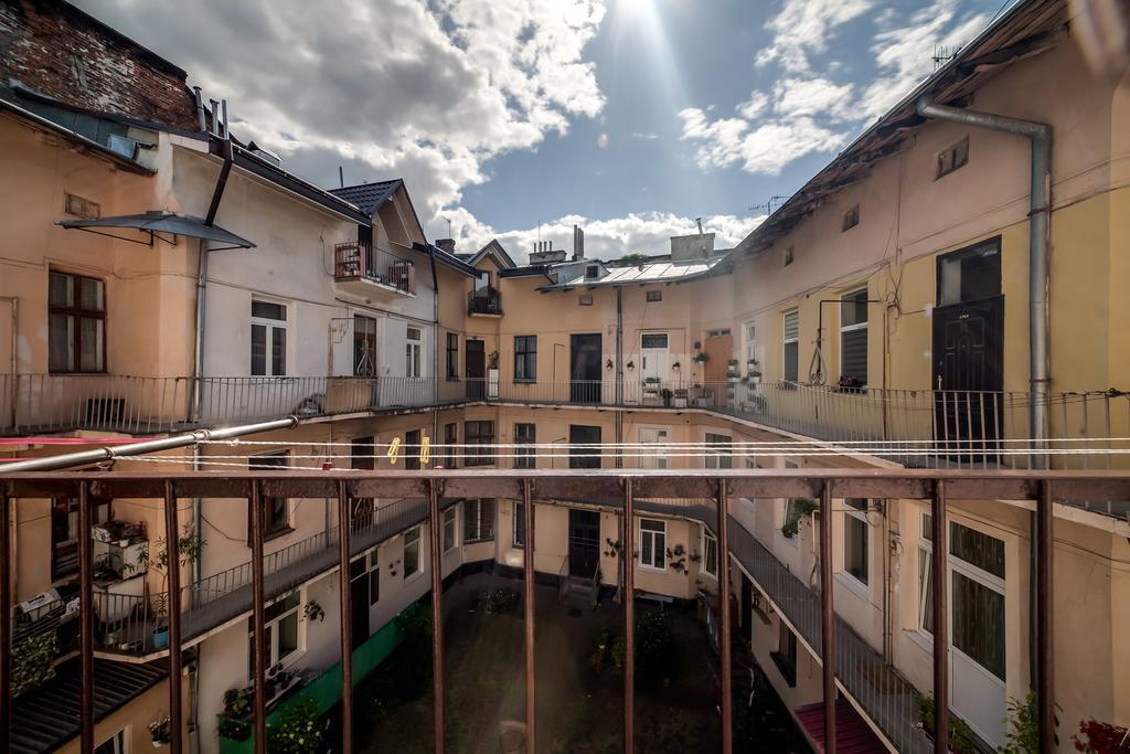 Modern 2Br Apartment In Central Lviv Exterior photo