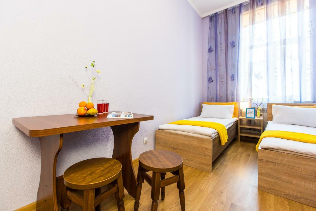 Modern 2Br Apartment In Central Lviv Exterior photo