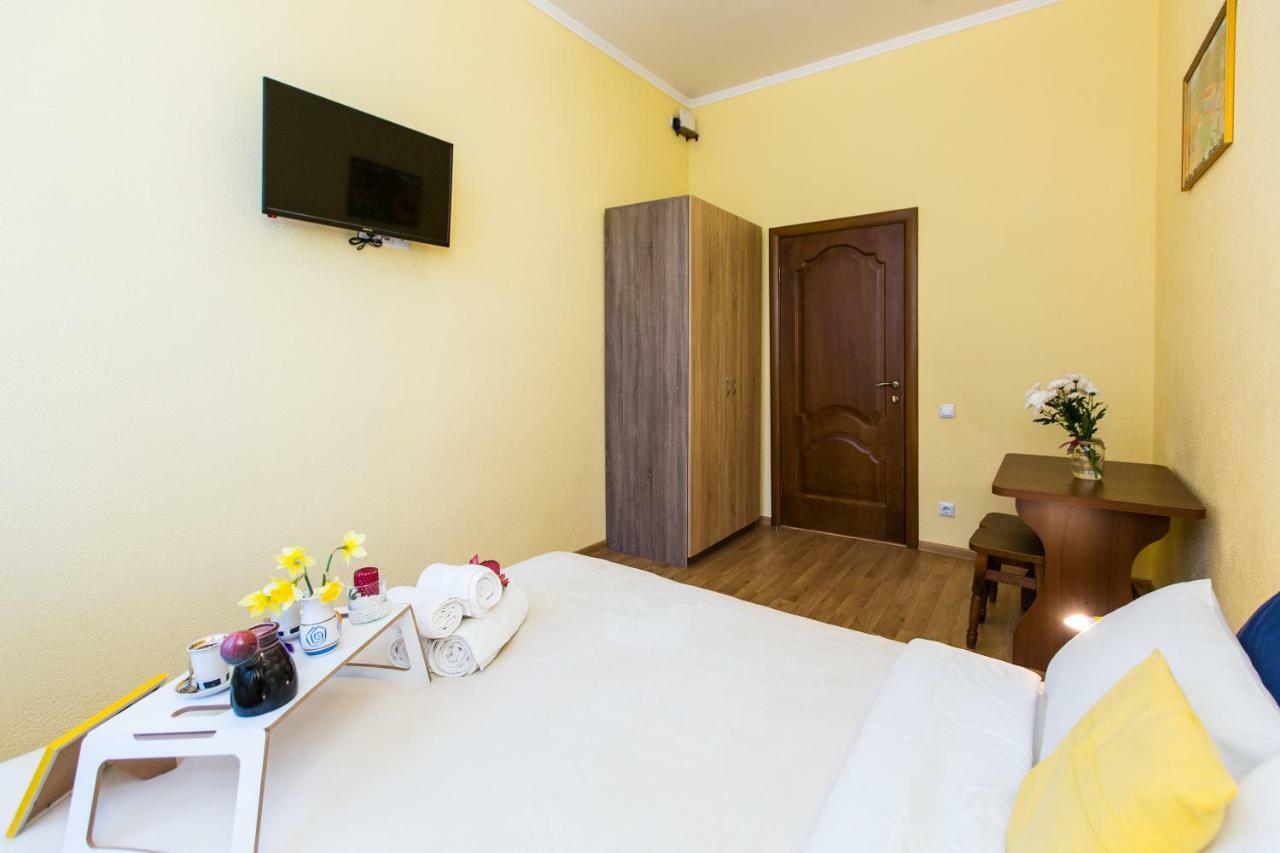 Modern 2Br Apartment In Central Lviv Exterior photo