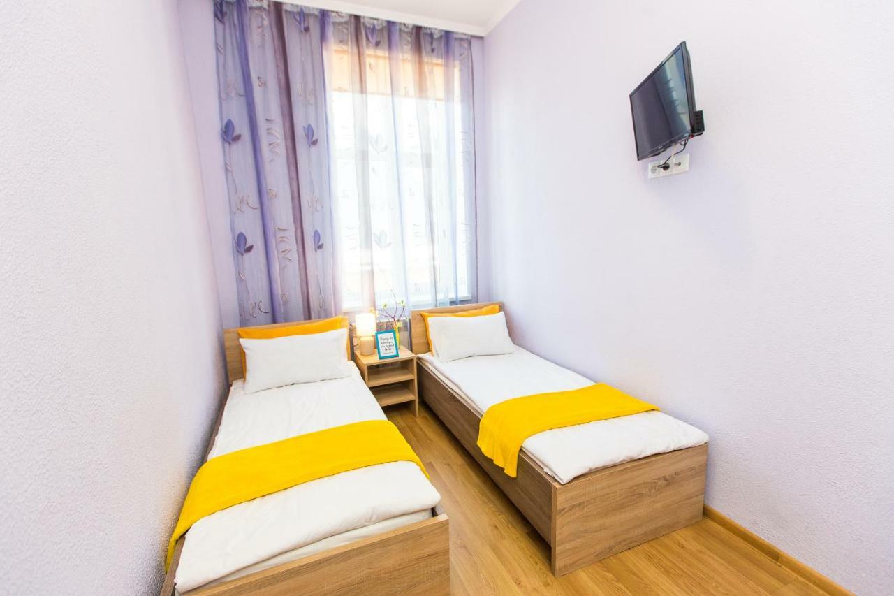 Modern 2Br Apartment In Central Lviv Exterior photo