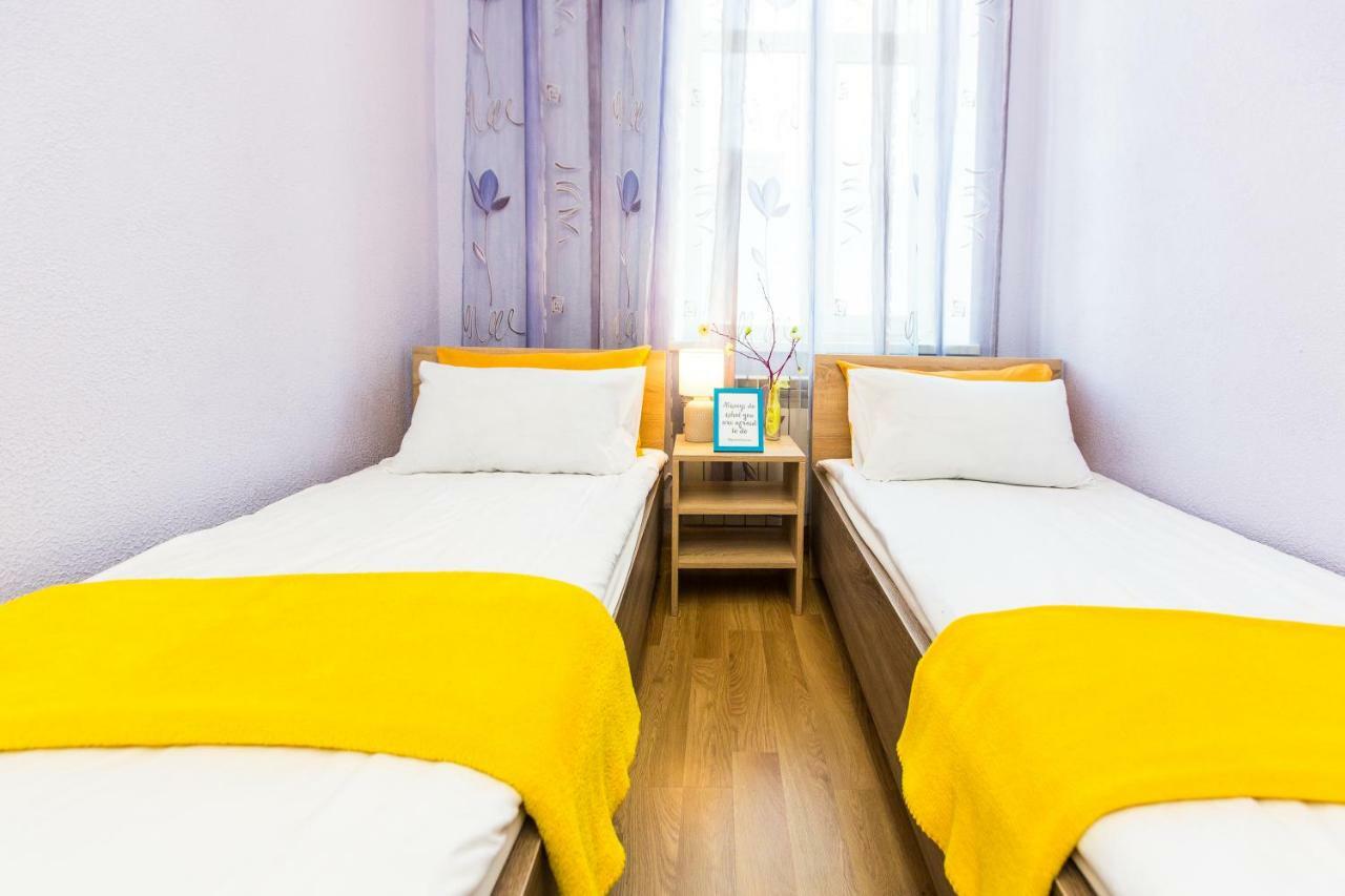 Modern 2Br Apartment In Central Lviv Exterior photo